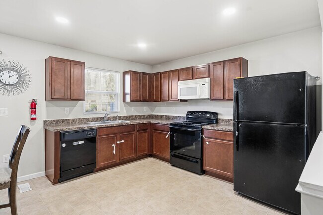 Building Photo - 28971 St Thomas Blvd