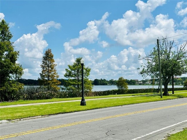 Building Photo - 101 Lake Hunter Dr