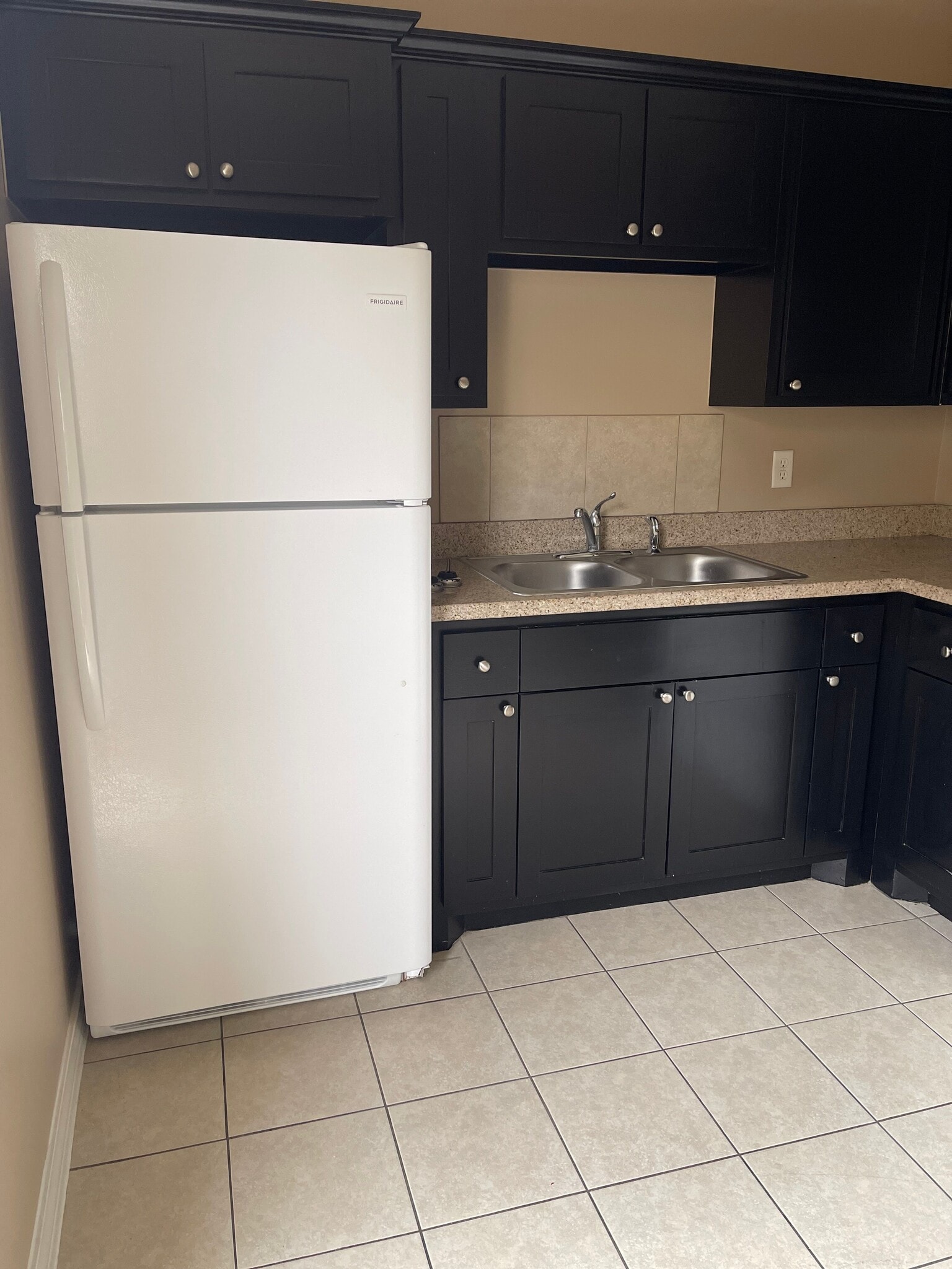 Building Photo - 501 E 2nd St