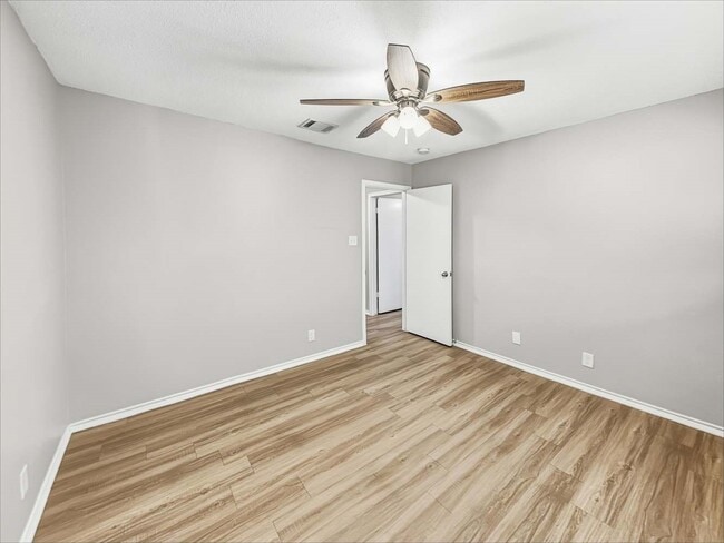 Building Photo - 1405 Comfort St