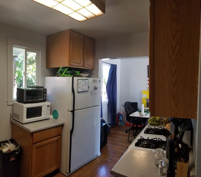 Building Photo - 209 Jeffrey Dr
