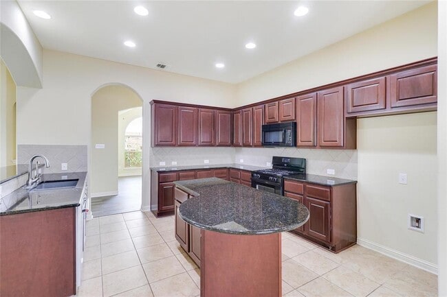Building Photo - 3608 Glastonbury Trail