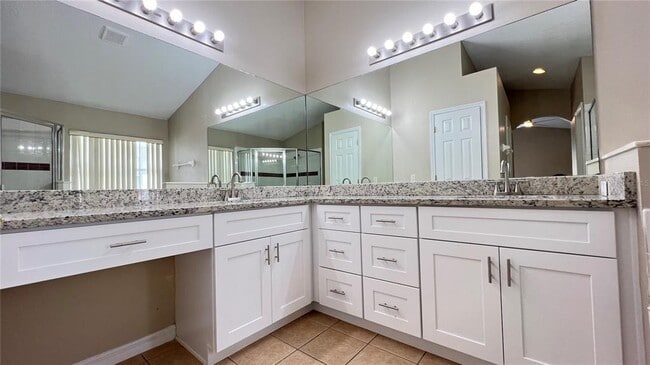 Building Photo - 4599 Cumbrian Lakes Dr