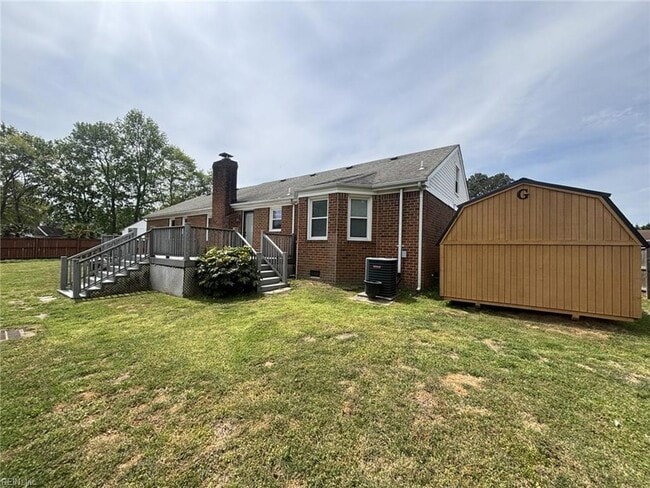 Building Photo - 605 Treemont Ct