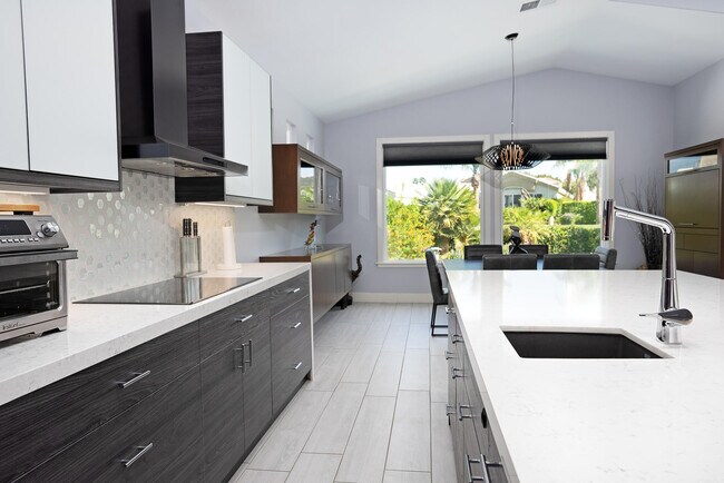 Building Photo - 67718 S Laguna Dr