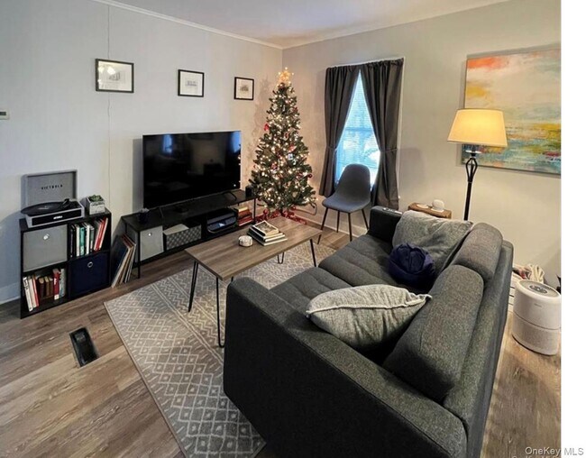 Building Photo - 280 Maple Ave