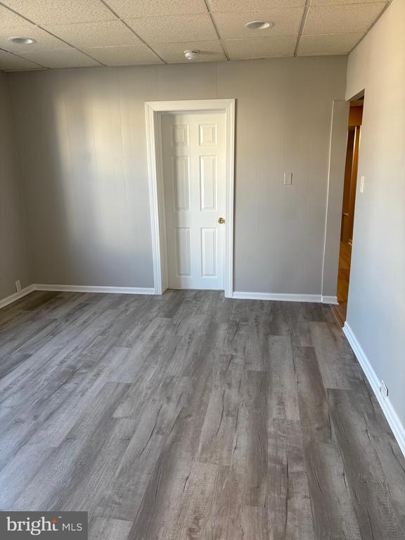 Building Photo - 167 W 7th Ave