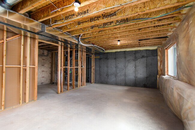 Building Photo - Beautiful 4 Bedroom Townhome in Saratoga Springs!