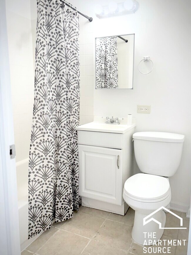 Building Photo - 1900 S Throop St