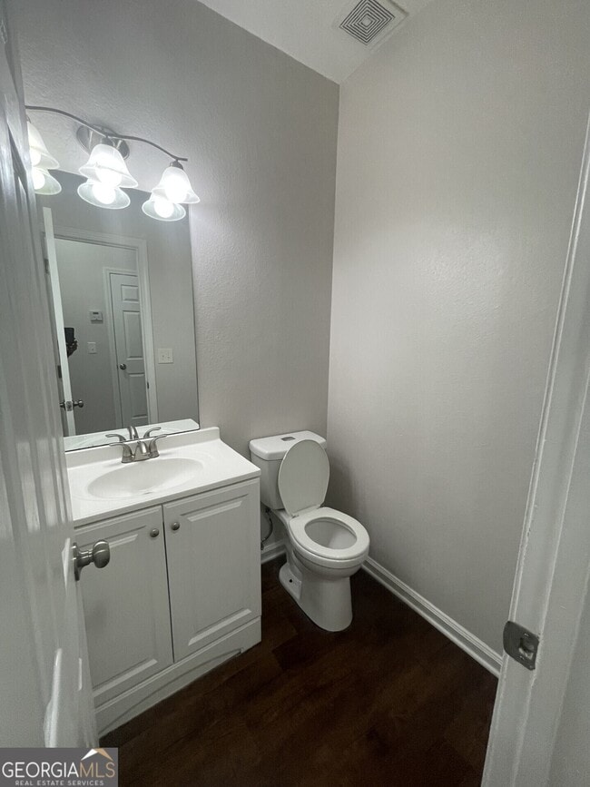 Building Photo - 387 Brookview Dr