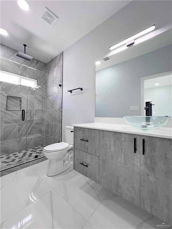 Building Photo - 22 W Woodson Dr