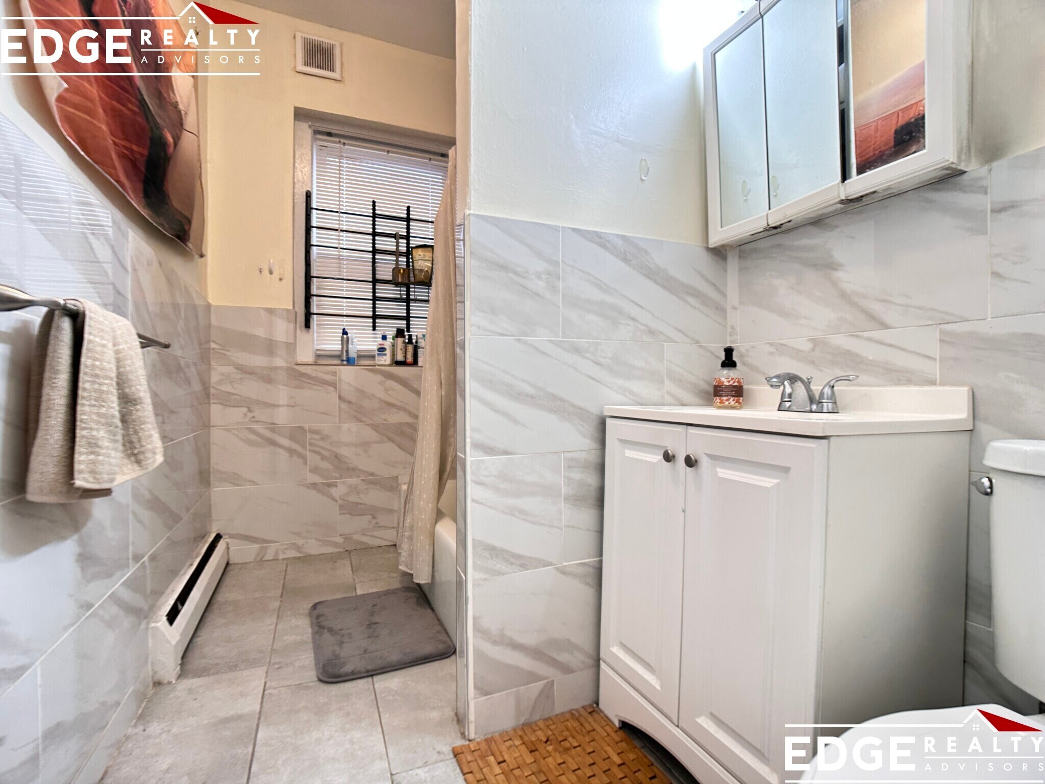 Building Photo - 25 Chester St