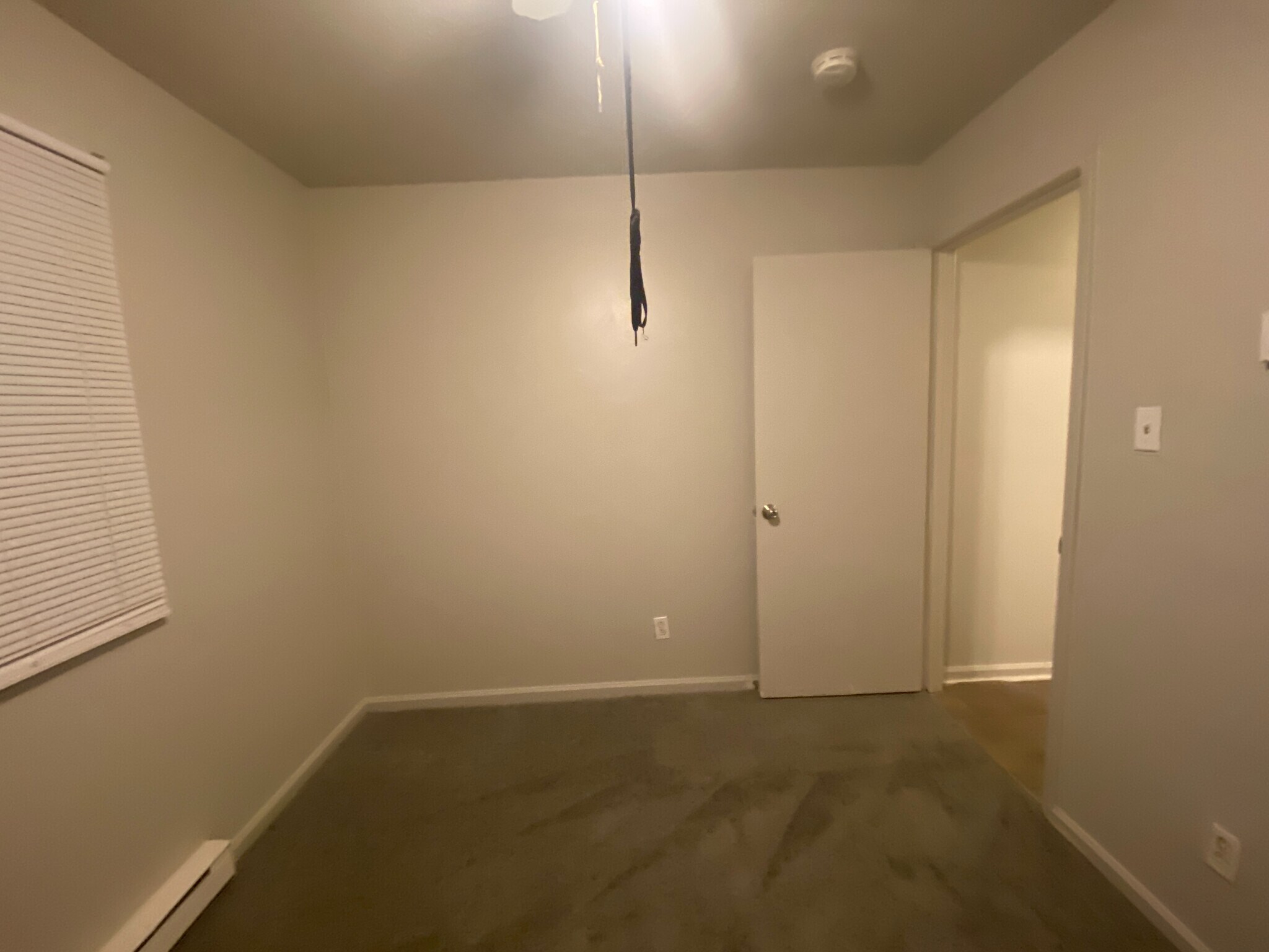 Building Photo - Room in Condo on Alamance Church Rd