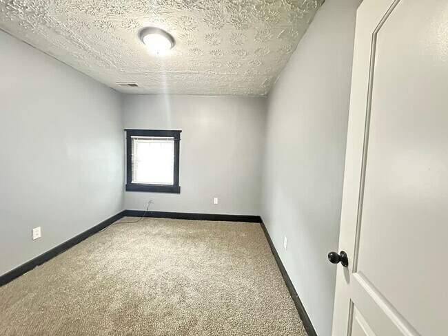 Building Photo - 268 E Loudon Ave