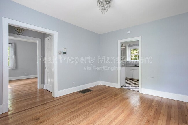 Building Photo - 1500 Cedar Ln