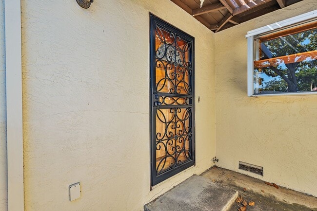 Building Photo - Home for Rent in Santa Clara