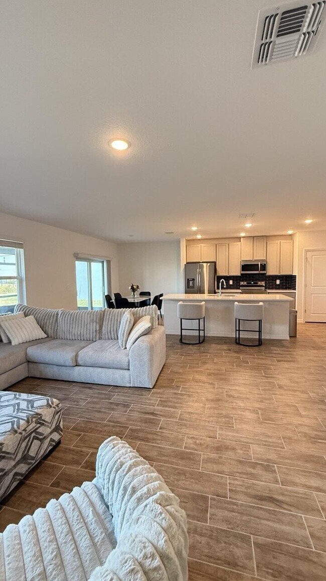 Building Photo - 12761 SW Orvieto Wy