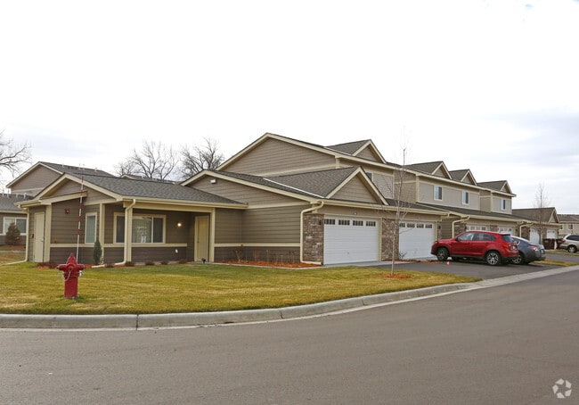 Building Photo - Creek’s Run Townhomes Phase II