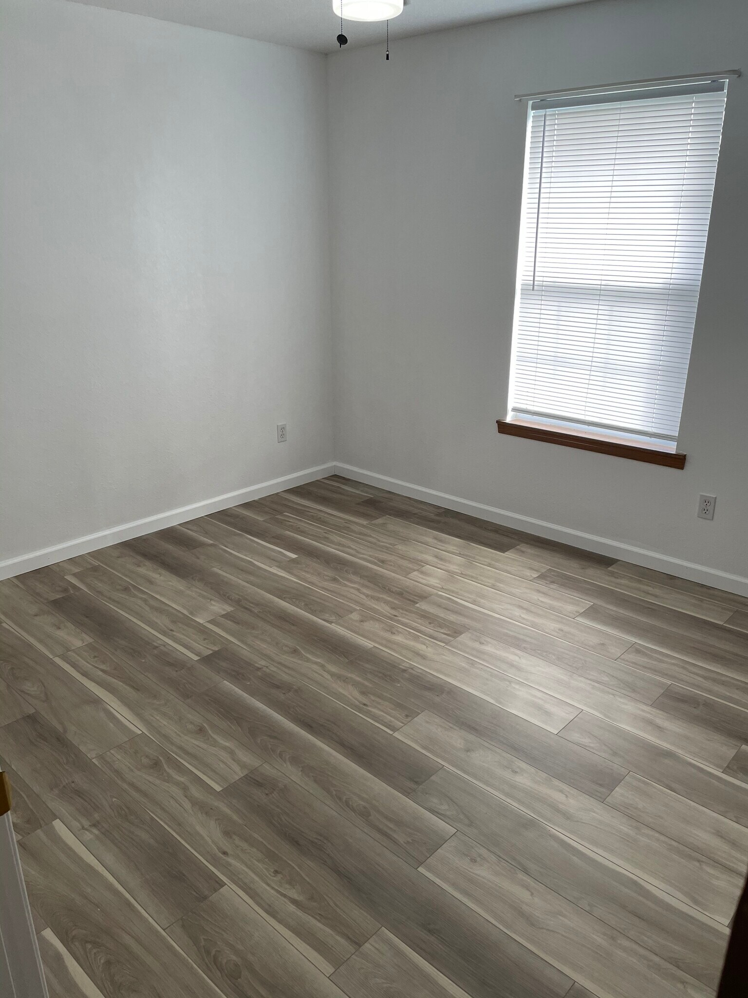 Building Photo - 1300 N 7th St