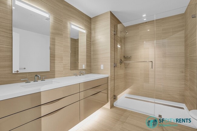 Building Photo - Pacific Heights: 10th Floor Corner Condo w/ Views, W/D in-unit, Parking & Shared Roof Deck @ The ...