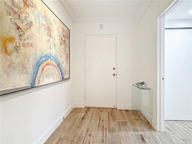 Building Photo - 5601 Jimmy Buffett Mem Hwy