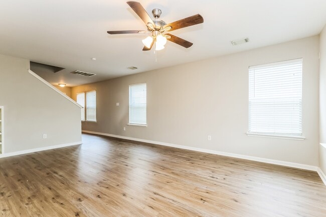 Building Photo - 21610 Dawn Timbers Ct