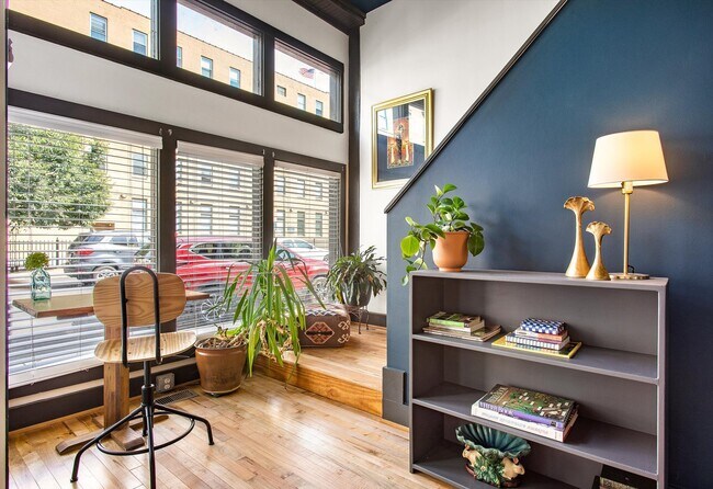 Building Photo - 206 N 1st St