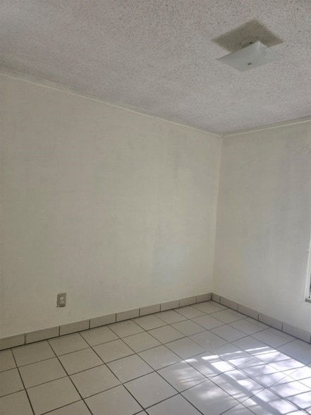 Building Photo - 2016 S India Ave