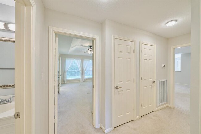 Building Photo - 12211 Longfellow Dr