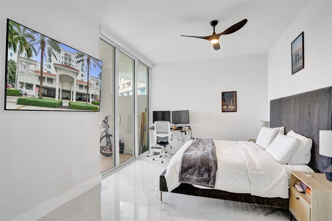 Building Photo - 3000 NE 188th St