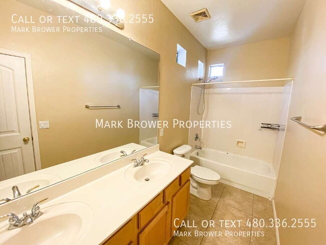 Building Photo - 3242 S Moccasin Trail