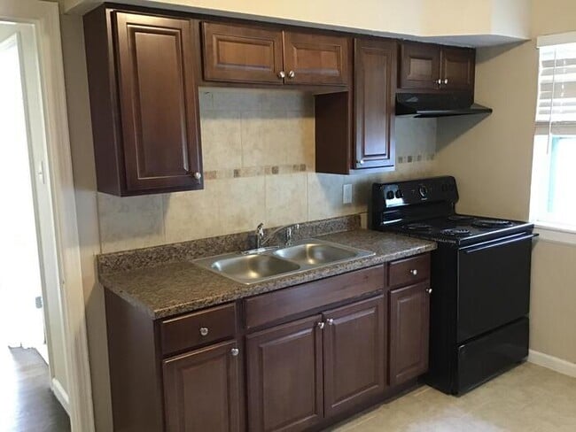 Building Photo - 1232 Duenke Dr