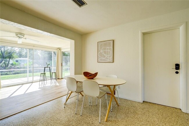 Building Photo - 3024 Rose St