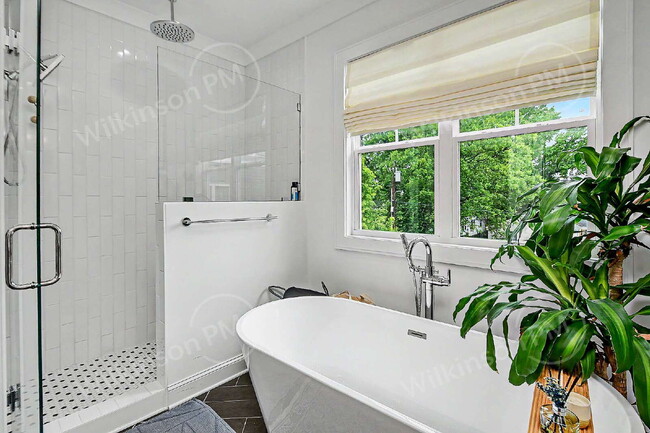 Building Photo - Luxurious & Upscale 3Br/2.5Bth, Perfect for Corporate Relocation, Professional Athlete, Successfu...