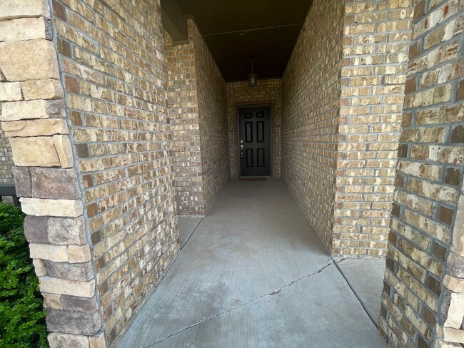 Building Photo - Deer Creek Schools