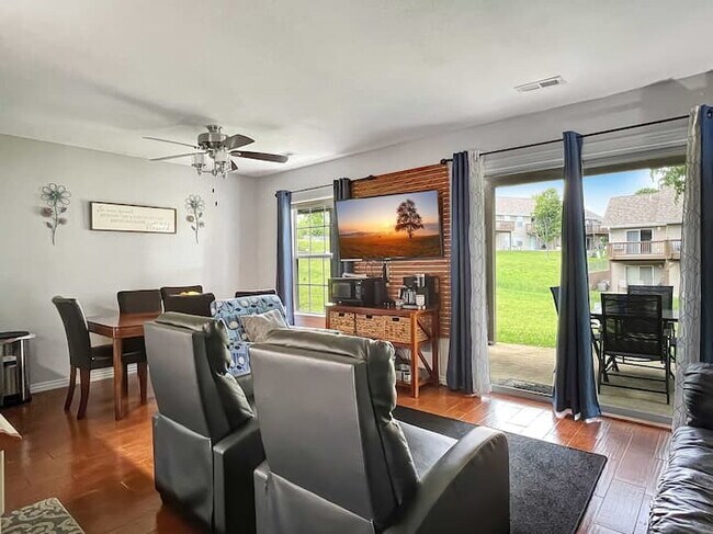 Building Photo - FULLY FURNISHED 2BR Condo