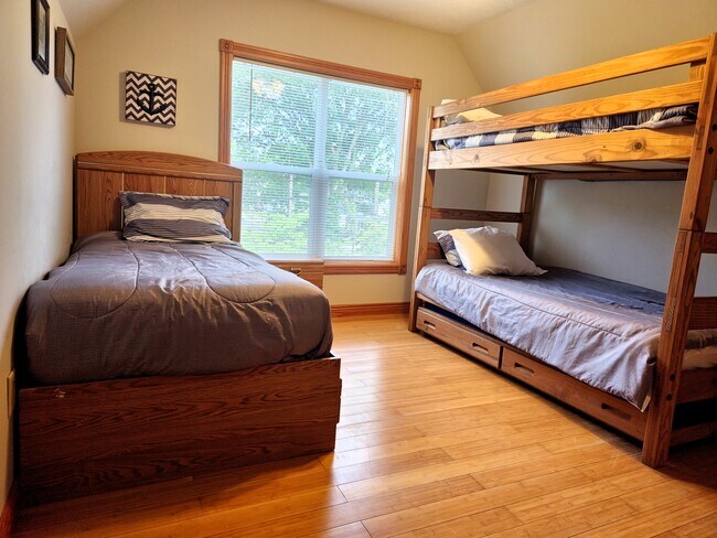 Upstairs bedroom - 503 Chambers St