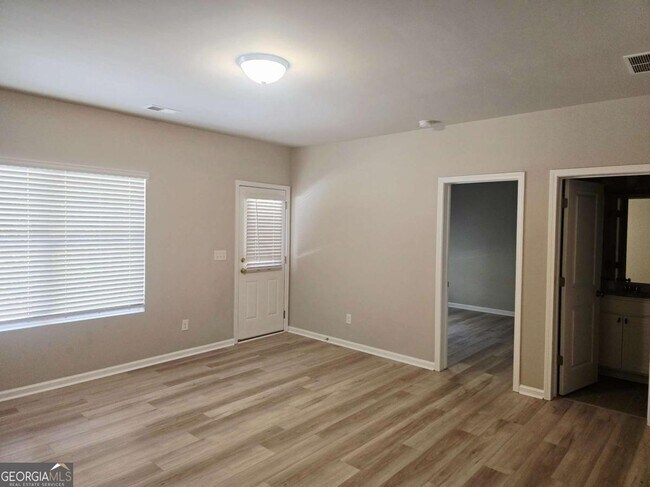 Building Photo - 213 N Fortune Way