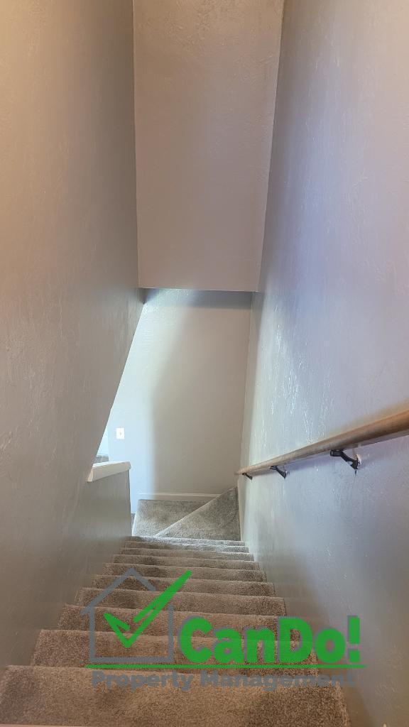 Building Photo - Newly remodeled 2 bedroom, 1.5 bathroom townhome in Blackfoot with Fiber Internet- Available now!
