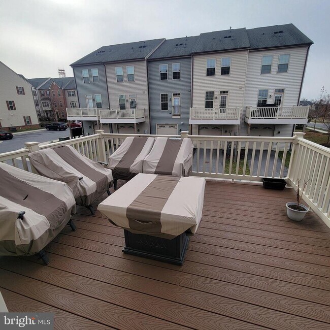 Building Photo - 2922 Glendale Ave