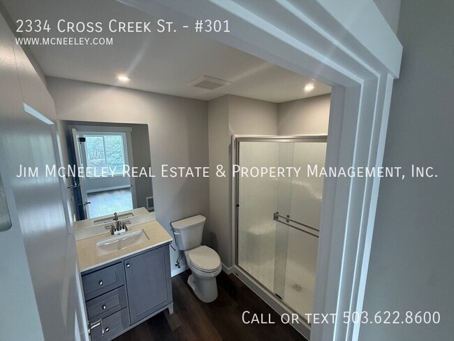 Building Photo - 2334 Cross Creek St
