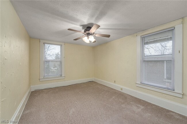 Building Photo - 37948 Barnes Ct