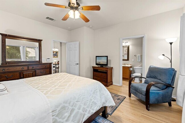 Building Photo - 109 Providence St