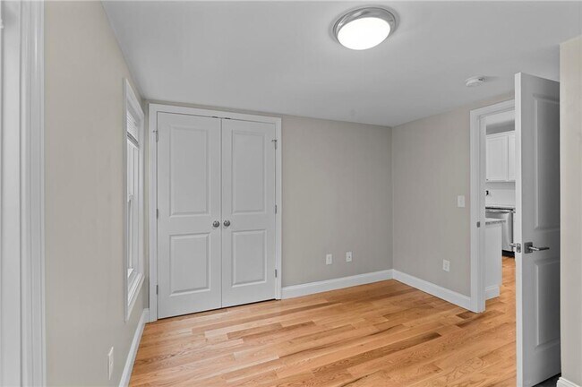 Building Photo - 376 Arnolds Neck Dr