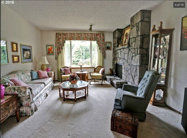 Building Photo - 9423 NE Woodridge St