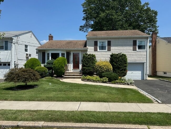 Primary Photo - 827 Savitt Pl