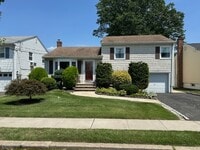 Building Photo - 827 Savitt Pl
