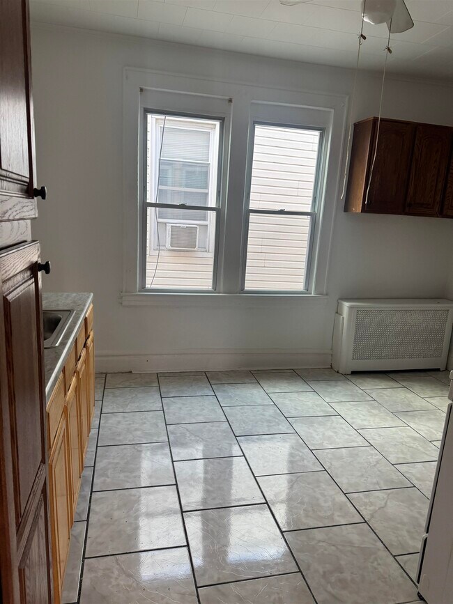 Building Photo - 770 Harrison Ave