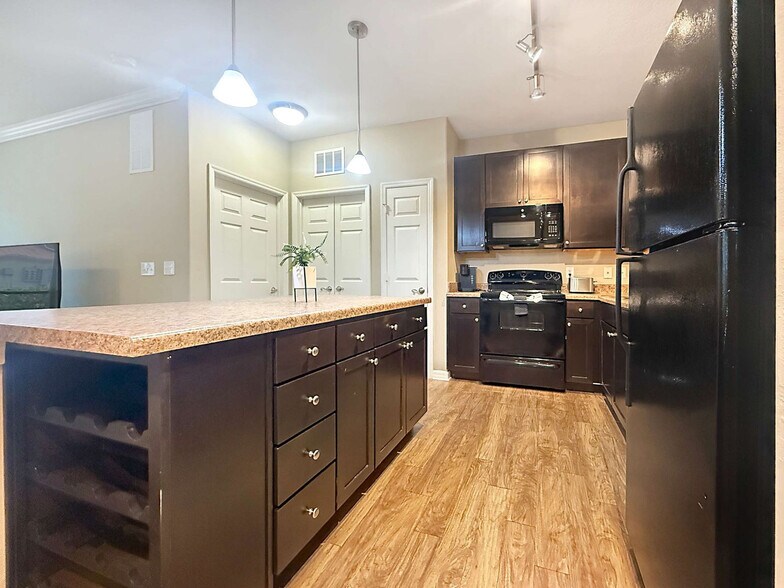 Building Photo - 1770 Bearberry Cir
