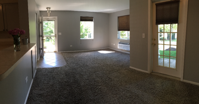 Building Photo - 815 Silverstone Dr